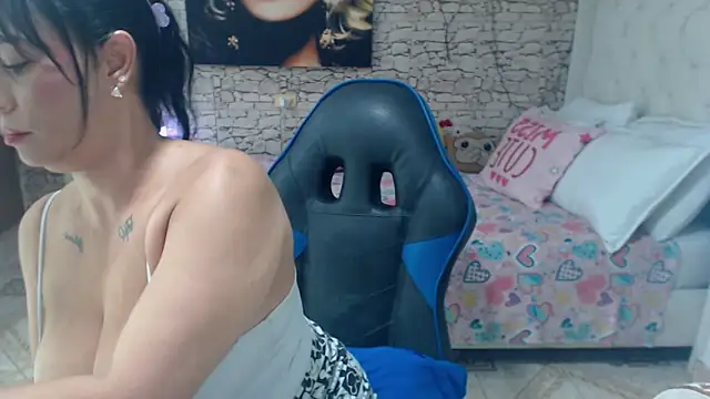 AlissonTyler4u online show from April 2026 04:30:01 AM