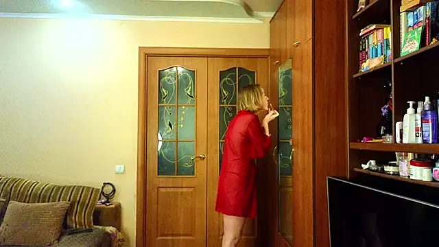 YourQueenX online show from March 2026 08:42:02 AM