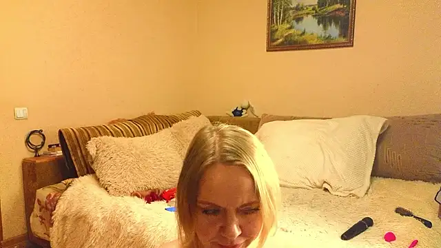 YourQueenX online show from March 2026 04:58:02 AM