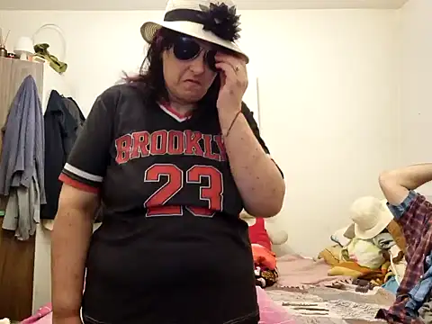 Snapshot of Samantha_Squirt@xh chatting on December 2024 10:37:02 PM Samantha Squirtxh online show from December 2024 10:37:02 PM
