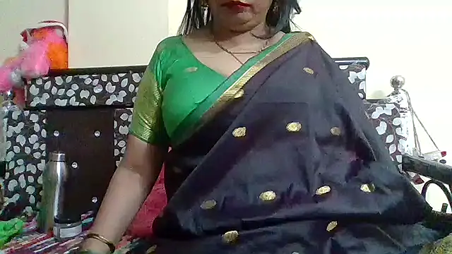 NautyBabe online show from November 2025 06:02:01 PM