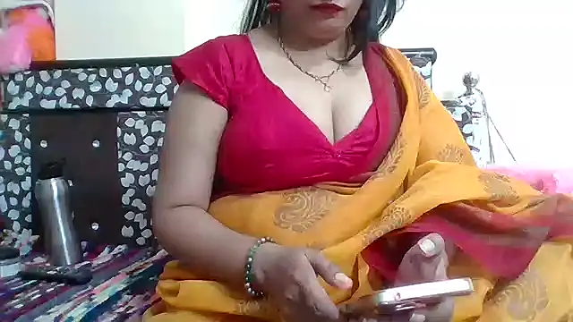 NautyBabe online show from November 2025 06:12:02 PM