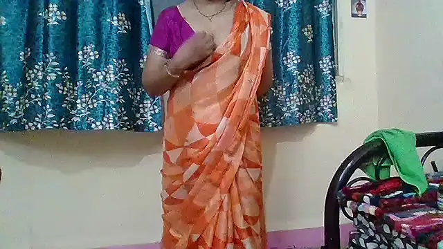 NautyBabe online show from November 2025 06:01:01 PM