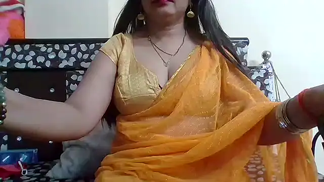 NautyBabe online show from November 2025 05:24:01 PM