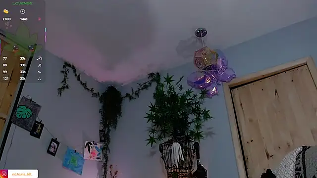 VickyJackson  online show from October 2025 06:52:02 PM