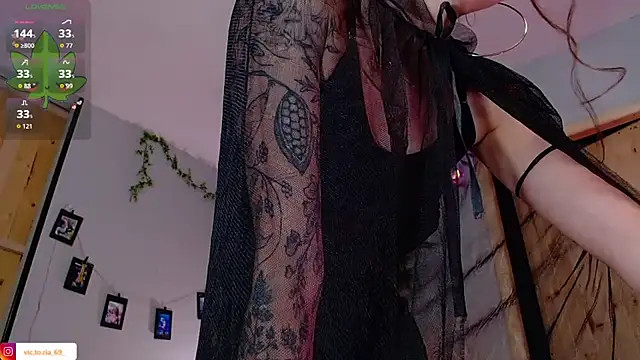 Snapshot of VickyJackson_ chatting on December 2025 04:22:01 PM VickyJackson online show from December 2025 04:22:01 PM