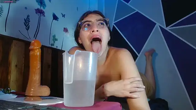 DaMikaela  online show from September 2025 07:40:02 PM