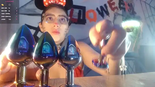 DaMikaela  online show from October 2025 07:03:02 PM