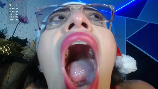 DaMikaela  online show from December 2025 07:04:01 PM