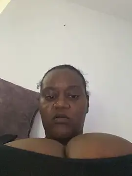 LiraRusso online show from December 2025 11:52:02 PM