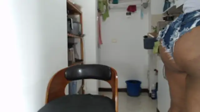 LiraRusso online show from April 2026 09:22:01 PM