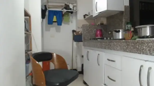 LiraRusso online show from April 2026 11:45:01 PM