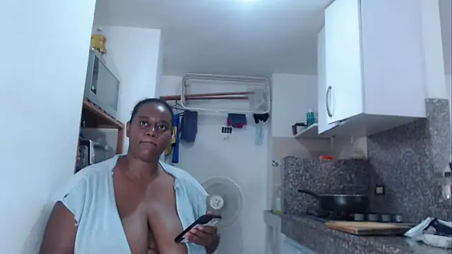 LiraRusso online show from September 2025 08:47:01 PM