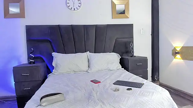 CinthiaCollins online show from March 2025 01:29:01 PM