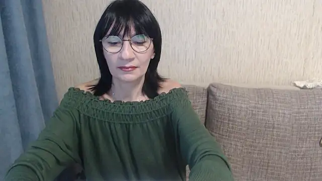 Erica95Bloom online show from October 2025 02:18:01 PM