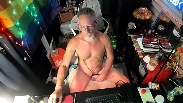Snapshot of Daddysthick chatting on September 2025 03:57:01 AM Daddysthick online show from September 2025 03:57:01 AM
