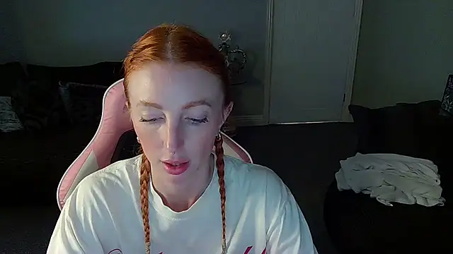 Red firesquirt online show from September 2025 02:10:01 PM
