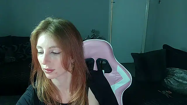 Red firesquirt online show from April 2026 01:59:01 PM