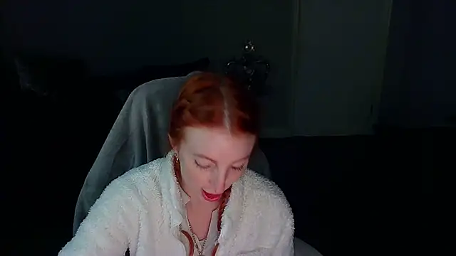 Red firesquirt online show from February 2025 10:55:02 PM