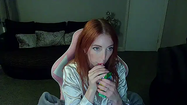 Red firesquirt online show from October 2025 09:11:02 PM