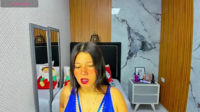 LORENADAVIES online show from November 2025 12:48:02 PM