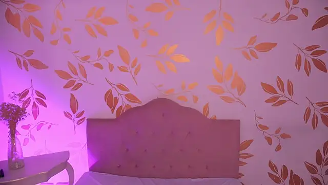 Misselektra   online show from April 2026 05:25:01 AM