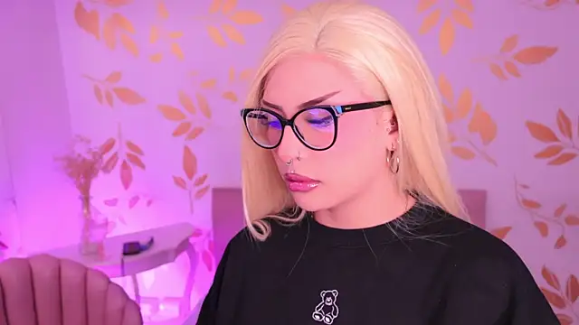 Misselektra   online show from February 2026 05:38:02 AM