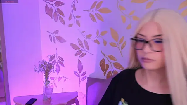 Misselektra   online show from September 2025 04:44:01 AM