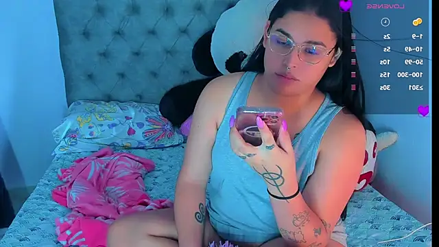 mabellfox online show from September 2025 06:47:01 PM