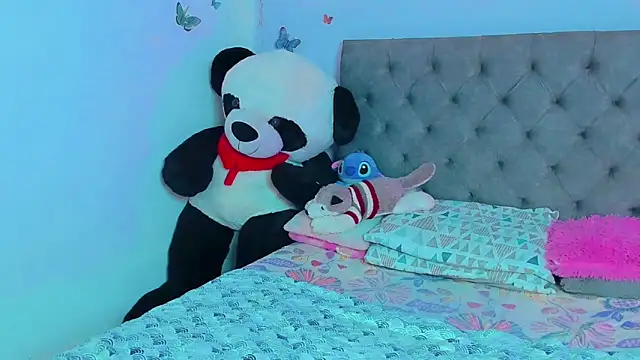 mabellfox online show from February 2025 06:31:01 PM