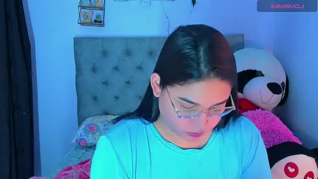 mabellfox online show from September 2025 06:17:01 PM