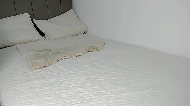 soyamandaa  online show from April 2026 11:33:01 PM