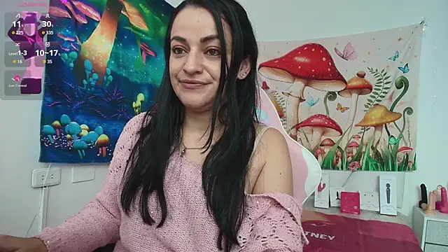 LovelyAzucena online show from April 2026 04:33:02 PM