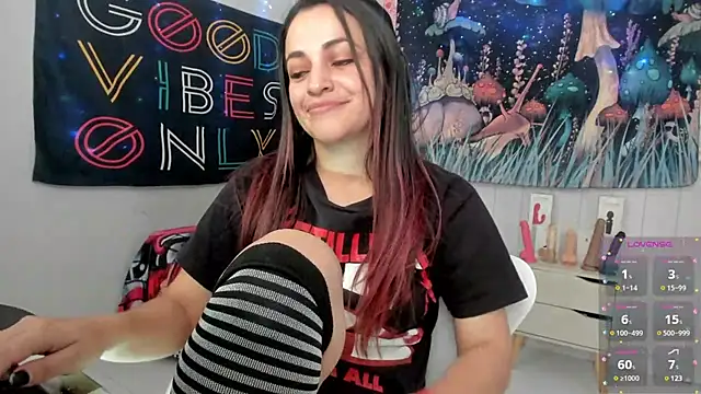 LovelyAzucena online show from February 2025 03:04:02 PM