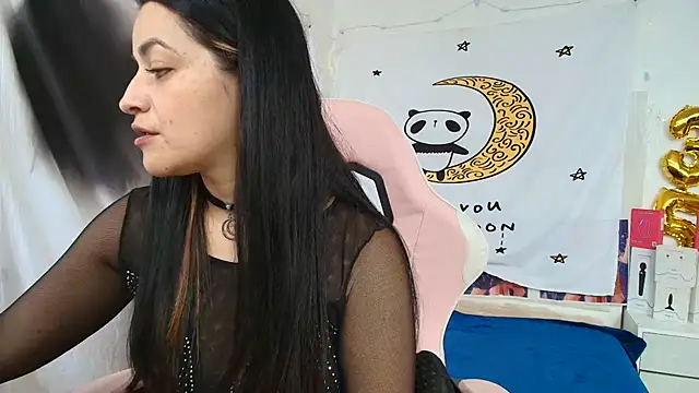 LovelyAzucena online show from July 2026 03:52:02 PM