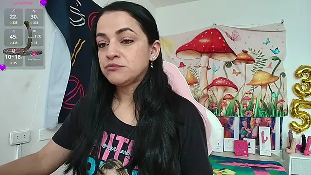 LovelyAzucena online show from May 2026 02:59:02 PM