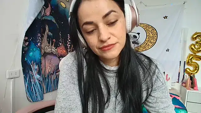 LovelyAzucena online show from May 2026 03:07:01 PM