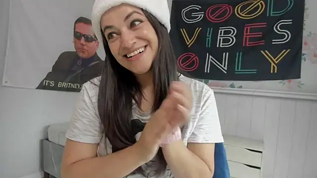 LovelyAzucena online show from December 2025 03:26:01 PM