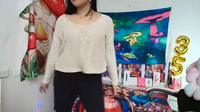 LovelyAzucena online show from May 2026 02:37:01 PM