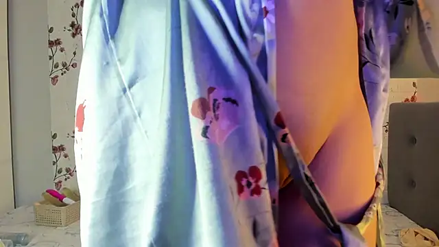 Alisagold90 online show from December 2025 07:58:02 AM