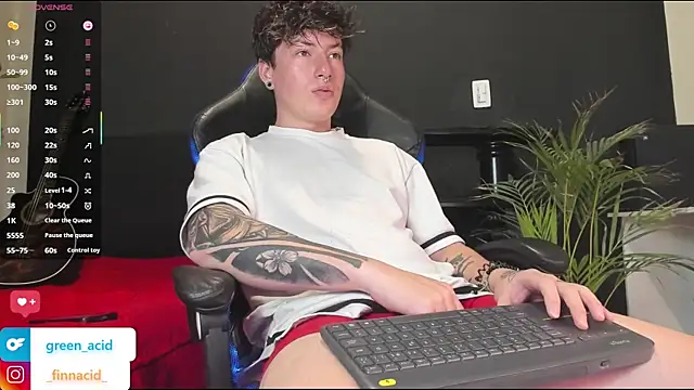 Snapshot of Green_acid01 chatting on November 2025 05:35:01 PM Green acid01 online show from November 2025 05:35:01 PM