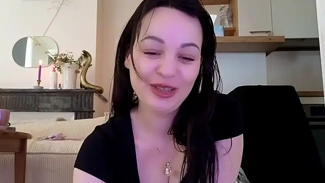 Lilie romeo online show from March 2025 03:49:02 PM