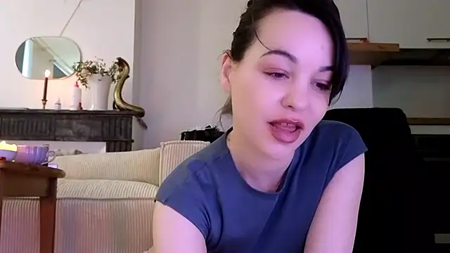 Lilie romeo online show from February 2025 03:53:01 PM