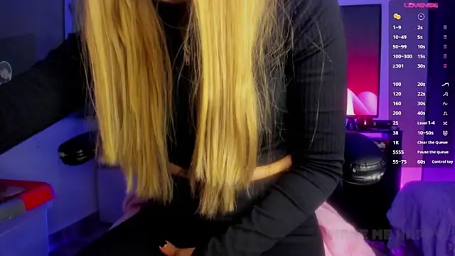 Snapshot of TiffanyBela chatting on March 2025 02:37:02 AM TiffanyBela online show from March 2025 02:37:02 AM
