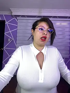 MiiaaJoness online show from May 2026 03:21:01 PM