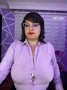MiiaaJoness online show from June 2026 05:11:01 PM