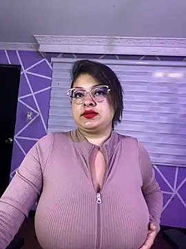 MiiaaJoness online show from May 2026 04:02:02 PM