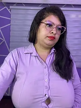 MiiaaJoness online show from May 2026 05:22:01 PM