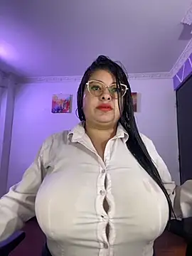 MiiaaJoness online show from December 2025 03:36:01 PM