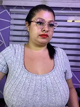 MiiaaJoness online show from April 2026 03:52:01 PM
